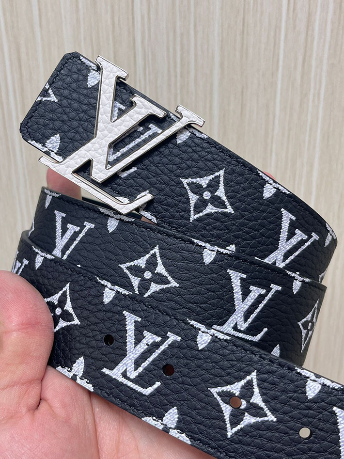 最高級ルイヴィトンスーパーコピー LV ベルト イニシャル モノグラム グロウ イン ザ ダーク 40MM リバーシブル 2635428 ルイヴィトン ベルト リバーシブル - 画像 (7)