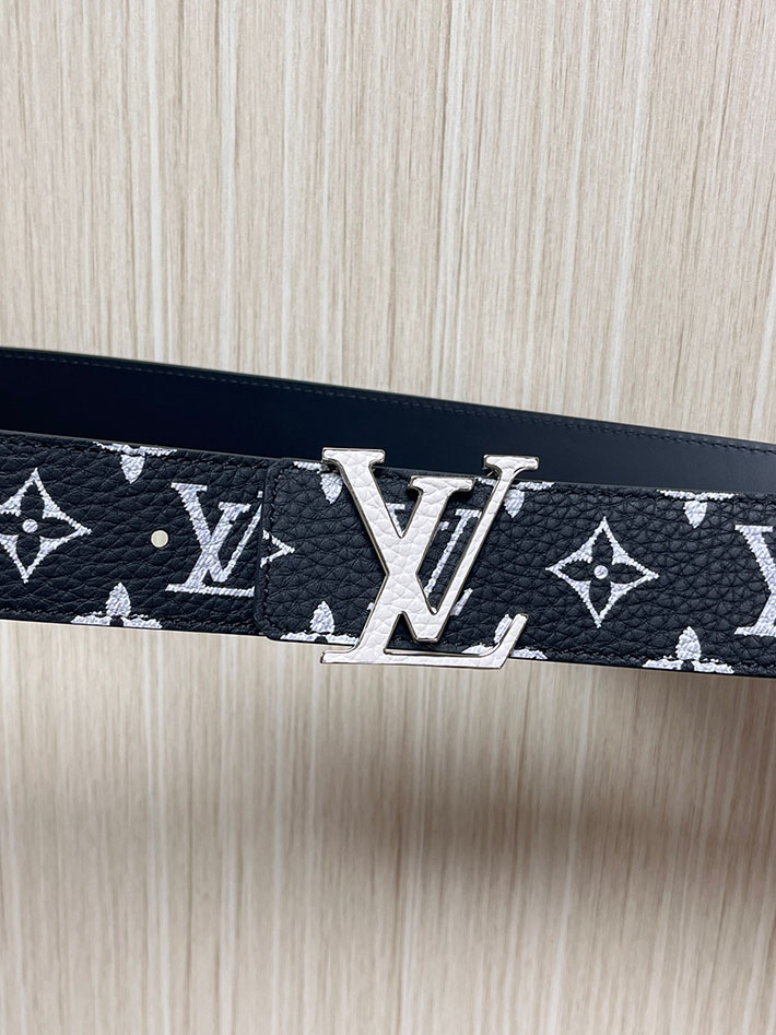 最高級ルイヴィトンスーパーコピー LV ベルト イニシャル モノグラム グロウ イン ザ ダーク 40MM リバーシブル 2635428 ルイヴィトン ベルト リバーシブル - 画像 (3)