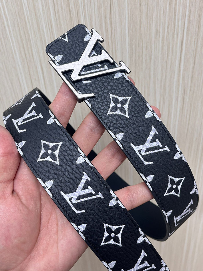 最高級ルイヴィトンスーパーコピー LV ベルト イニシャル モノグラム グロウ イン ザ ダーク 40MM リバーシブル 2635429 ルイヴィトン ベルト アウトレット - 画像 (6)