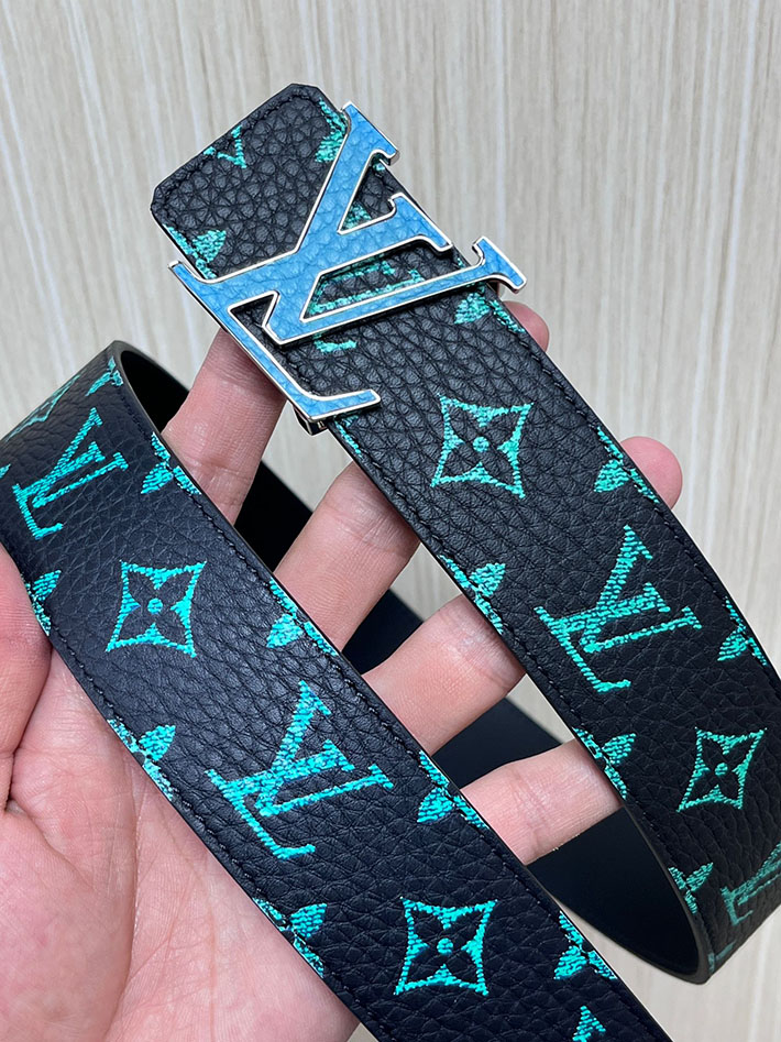 最高級ルイヴィトンスーパーコピー LV ベルト イニシャル モノグラム グロウ イン ザ ダーク 40MM リバーシブル 2635430 ルイヴィトン ベルト モノグラム - 画像 (7)