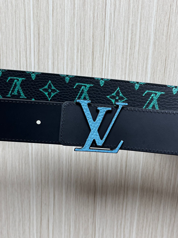 最高級ルイヴィトンスーパーコピー LV ベルト イニシャル モノグラム グロウ イン ザ ダーク 40MM リバーシブル 2635431 ルイヴィトン ベルト 値段 - 画像 (3)
