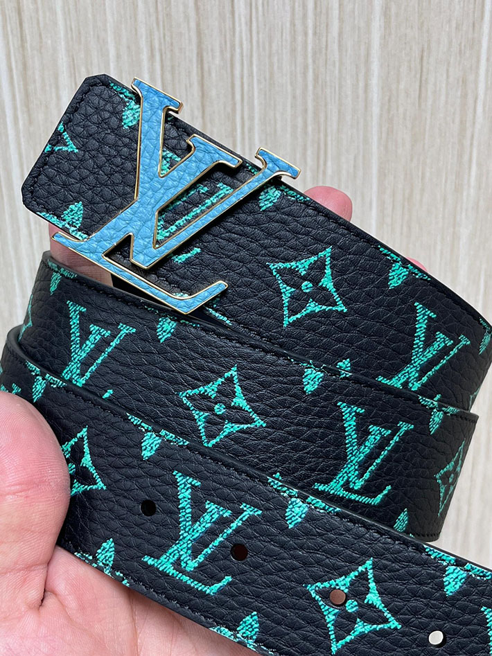 最高級ルイヴィトンスーパーコピー LV ベルト イニシャル モノグラム グロウ イン ザ ダーク 40MM リバーシブル 2635432 ルイヴィトン ベルト 新作 - 画像 (8)