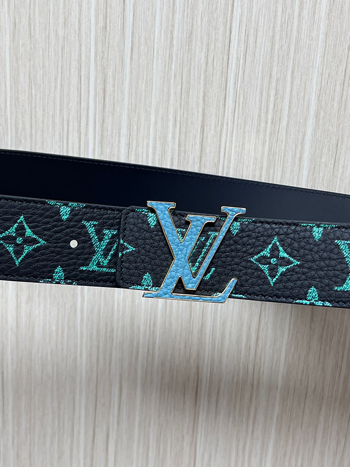 最高級ルイヴィトンスーパーコピー LV ベルト イニシャル モノグラム グロウ イン ザ ダーク 40MM リバーシブル 2635432 ルイヴィトン ベルト 新作 - 画像 (4)