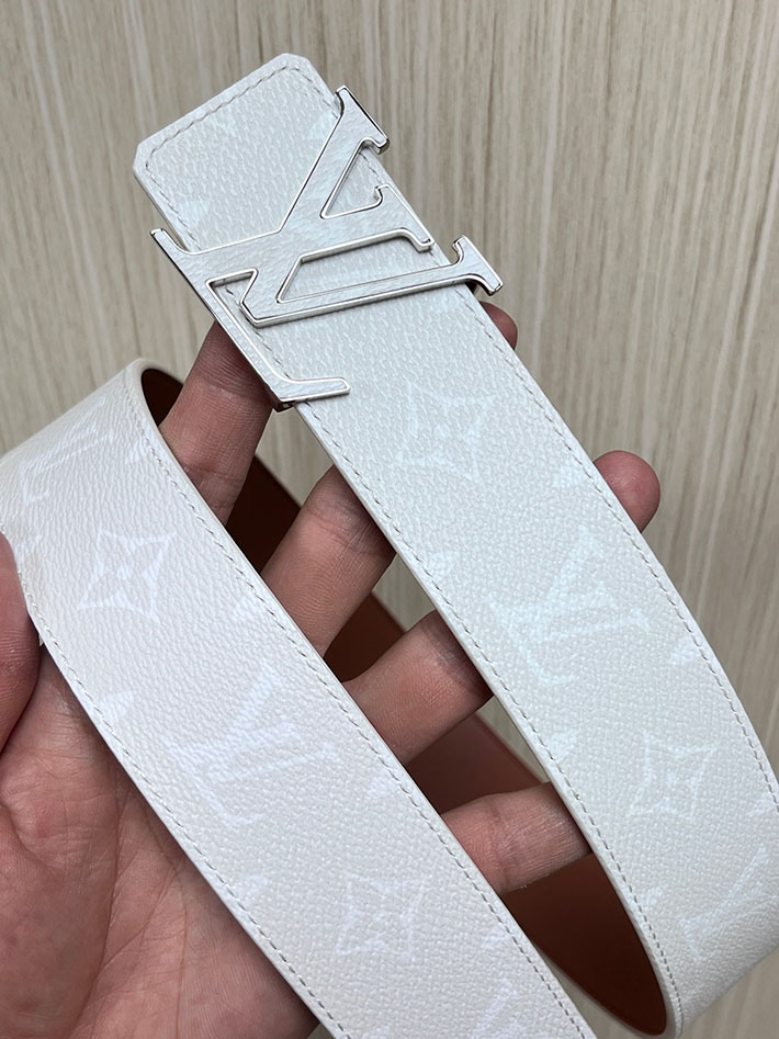 最高級ルイヴィトンスーパーコピー LV ベルト イニシャル モノグラム グロウ イン ザ ダーク 40MM リバーシブル 2635434 ヴィトン ベルト 安い - 画像 (6)