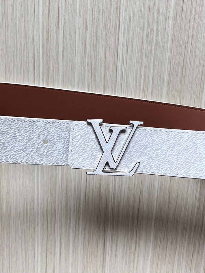 最高級ルイヴィトンスーパーコピー LV ベルト イニシャル モノグラム グロウ イン ザ ダーク 40MM リバーシブル 2635434 ヴィトン ベルト 安い - 画像 (3)