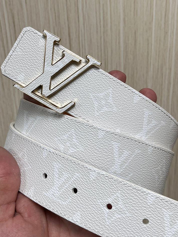 最高級ルイヴィトンスーパーコピー LV ベルト イニシャル モノグラム グロウ イン ザ ダーク 40MM リバーシブル 2635435 ヴィトン ベルト メンズ 人気 - 画像 (7)