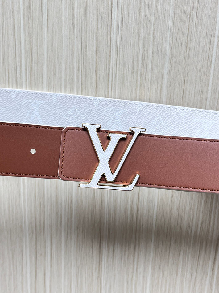 最高級ルイヴィトンスーパーコピー LV ベルト イニシャル モノグラム グロウ イン ザ ダーク 40MM リバーシブル 2635435 ヴィトン ベルト メンズ 人気 - 画像 (2)