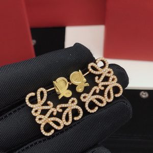 ロエベ ピアス 人気