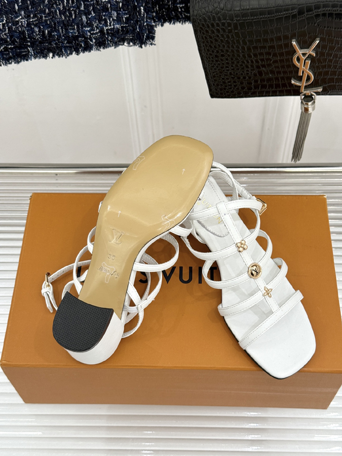 最高級ルイヴィトンスーパーコピー 靴 LV 26WF サンダル スクエアトゥ ブロックヒール ホワイト ルイヴィトン サンダル レディース - 画像 (9)