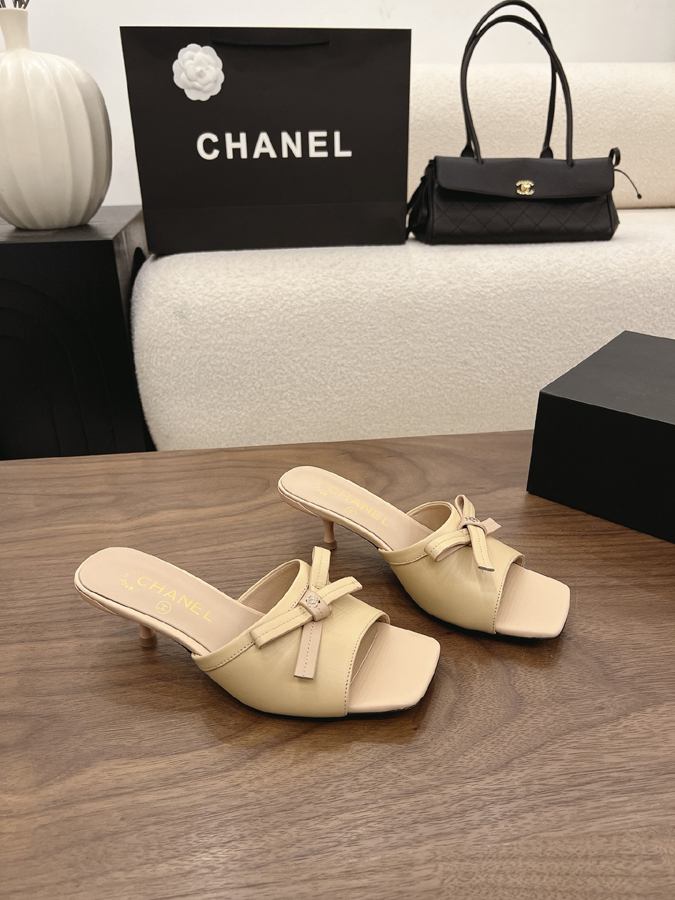 最高級シャネルスーパーコピー CHANEL レディース ミュール リボン デコルテ スクエアトゥ オフホワイト 春夏 フェミニン 上品 ラムスキン サンダル シャネルサンダル値段 - 画像 (9)