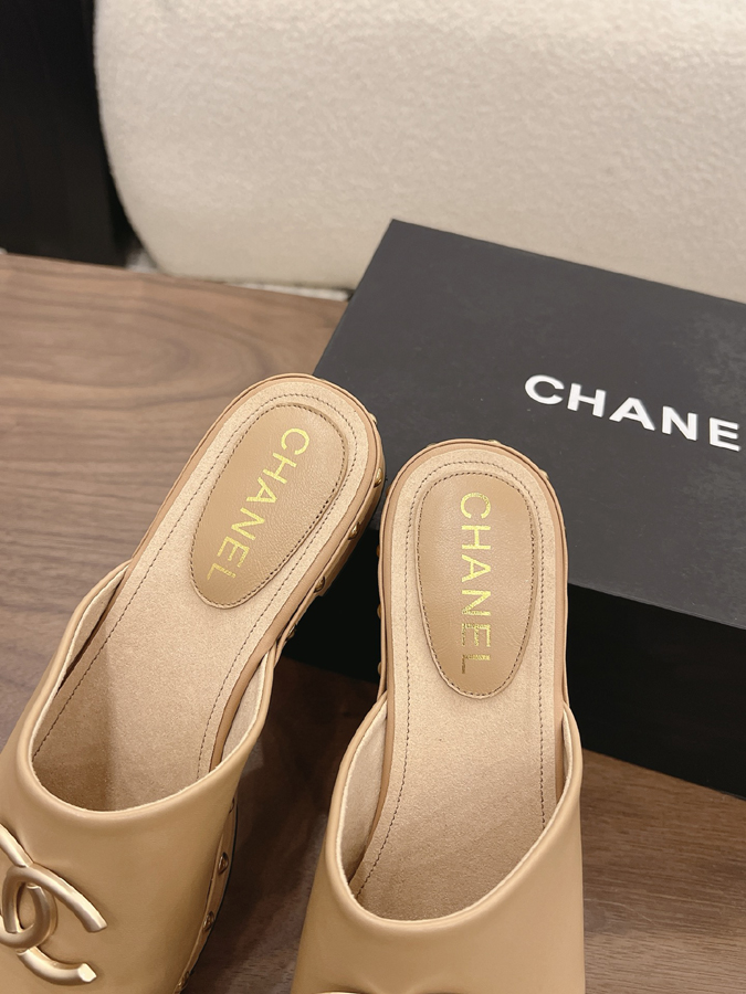 最高級シャネルスーパーコピー CHANEL 【シャネル】ダブルC パール スタッズ ミュール キャメル レザー サンダル - 画像 (6)