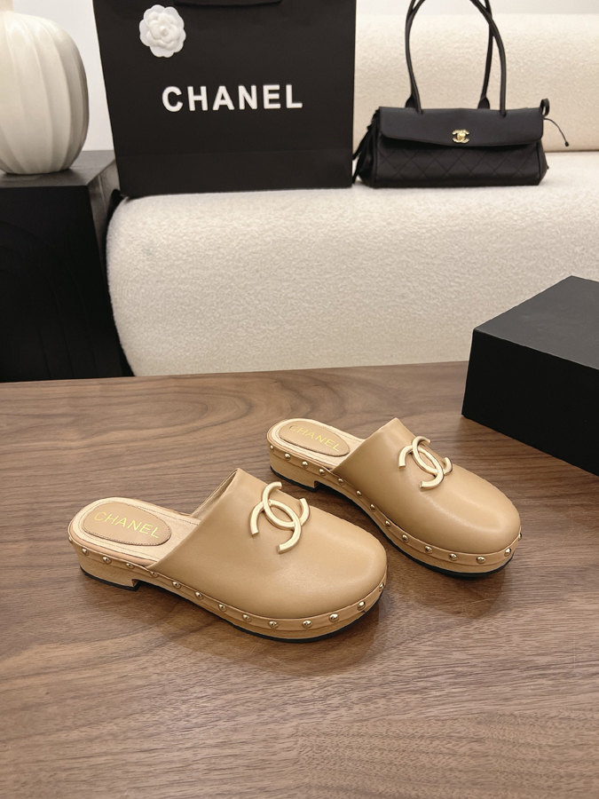 最高級シャネルスーパーコピー CHANEL 【シャネル】ダブルC パール スタッズ ミュール キャメル レザー サンダル - 画像 (9)