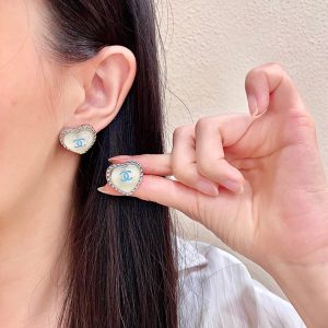 シャネル ピアス 安い