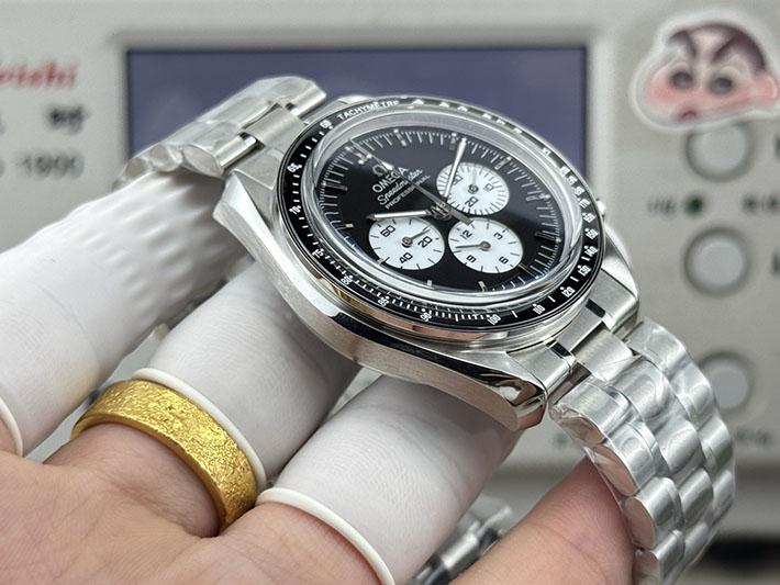 最高級オメガスーパーコピー OMEGA 2026新作 スピードマスター ムーンウォッチ プロフェッショナル 310.30.42.50.01.004 オメガ 時計 安い - 画像 (5)