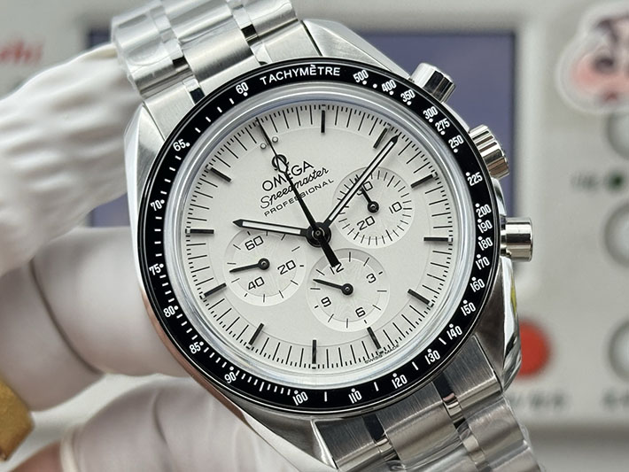 最高級オメガスーパーコピー OMEGA スピードマスター ムーンウォッチ プロフェッショナル シルバー 310.60.42.50.02.001 オメガ 時計 メンズ - 画像 (7)
