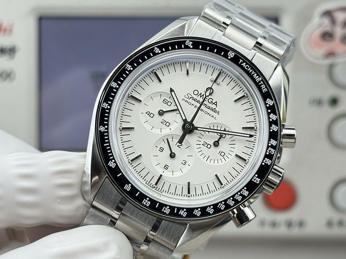 最高級オメガスーパーコピー OMEGA スピードマスター ムーンウォッチ プロフェッショナル シルバー 310.60.42.50.02.001 オメガ 時計 メンズ - 画像 (6)