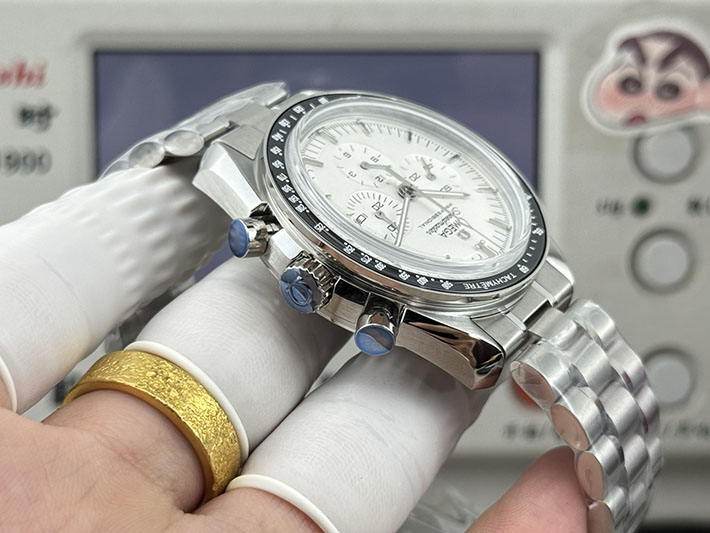 最高級オメガスーパーコピー OMEGA スピードマスター ムーンウォッチ プロフェッショナル シルバー 310.60.42.50.02.001 オメガ 時計 メンズ - 画像 (4)
