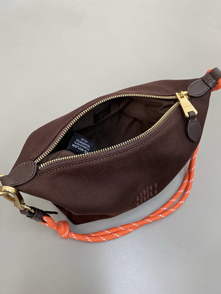 最高級MiuMiuスーパーコピー ミュウミュウ ポーチ ギャバジン ハンドバッグ ココアブラウン×オレンジ 5NE841 2IA7 F0Q1K ミュウミュウ バッグ アウトレット - 画像 (3)