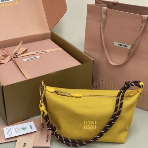 Miumiu ポーチ アウトレット
