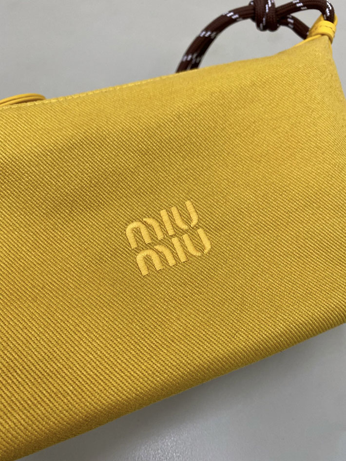 最高級MiuMiuスーパーコピー ミュウミュウ ポーチ ギャバジン ハンドバッグ トパーズ/ブランデー 5NE841 2IA7 F05B3 Miumiu ポーチ アウトレット - 画像 (6)