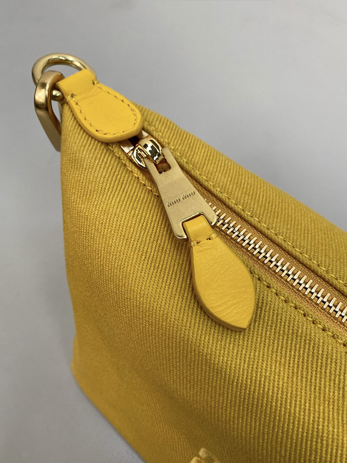 最高級MiuMiuスーパーコピー ミュウミュウ ポーチ ギャバジン ハンドバッグ トパーズ/ブランデー 5NE841 2IA7 F05B3 Miumiu ポーチ アウトレット - 画像 (4)