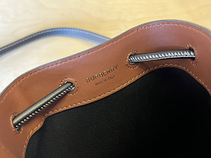 最高級バーバリースーパーコピー Burberry ミニ TBバケットバッグ クロスボディ ドローストリング ブラウン チェック 2635641 バーバリー チェック バッグ - 画像 (3)