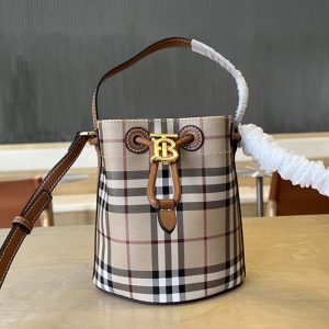 バーバリー TB ショルダーバッグ