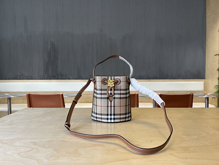 最高級バーバリースーパーコピー Burberry TB チェック柄 バケットバッグ ベージュ×ブラウン 2635642 バーバリー TB ショルダーバッグ - 画像 (2)