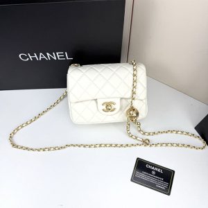 シャネル バッグ 値段