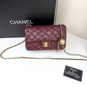 シャネル フラップ バッグ 定価