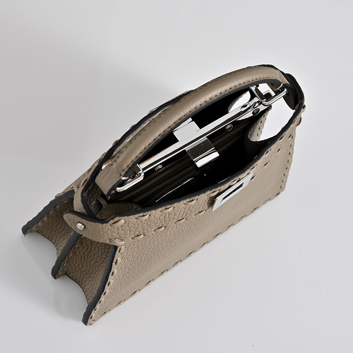 フェンディ 人気バッグ FENDI PEEKABOO ISeeU PETITE ピーカブー アイシーユー プチ グレー 2635662 フェンディ ピーカブー 定価 - 画像 (2)