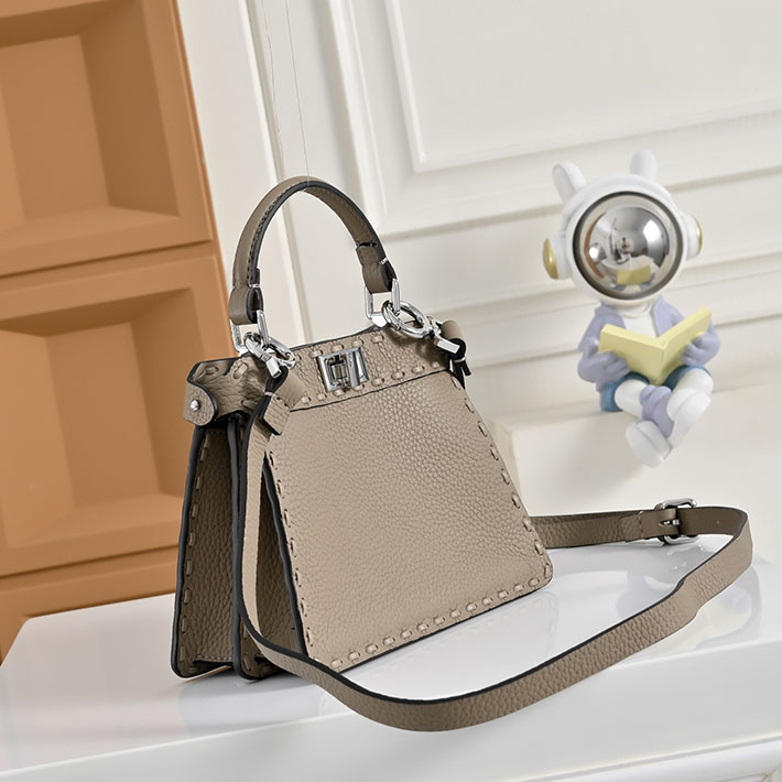 フェンディ 人気バッグ FENDI PEEKABOO ISeeU PETITE ピーカブー アイシーユー プチ グレー 2635662 フェンディ ピーカブー 定価 - 画像 (10)