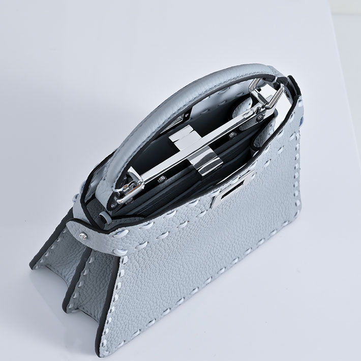 フェンディ 人気バッグ FENDI PEEKABOO ISeeU PETITE ピーカブー アイシーユー プチ ライトブルー 2635663 フェンディ ピーカブー プチ - 画像 (2)