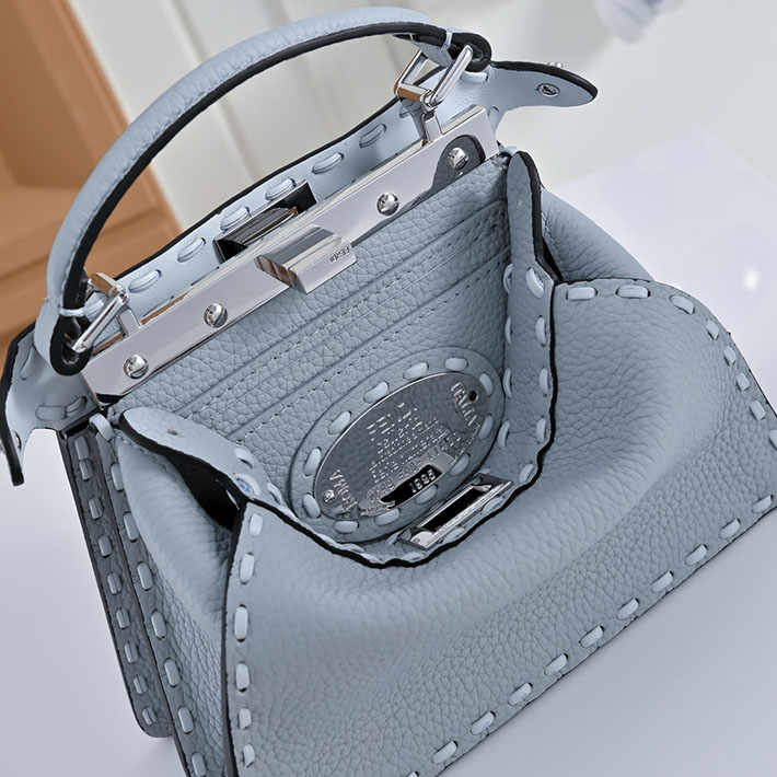 フェンディ 人気バッグ FENDI PEEKABOO ISeeU PETITE ピーカブー アイシーユー プチ ライトブルー 2635663 フェンディ ピーカブー プチ - 画像 (9)