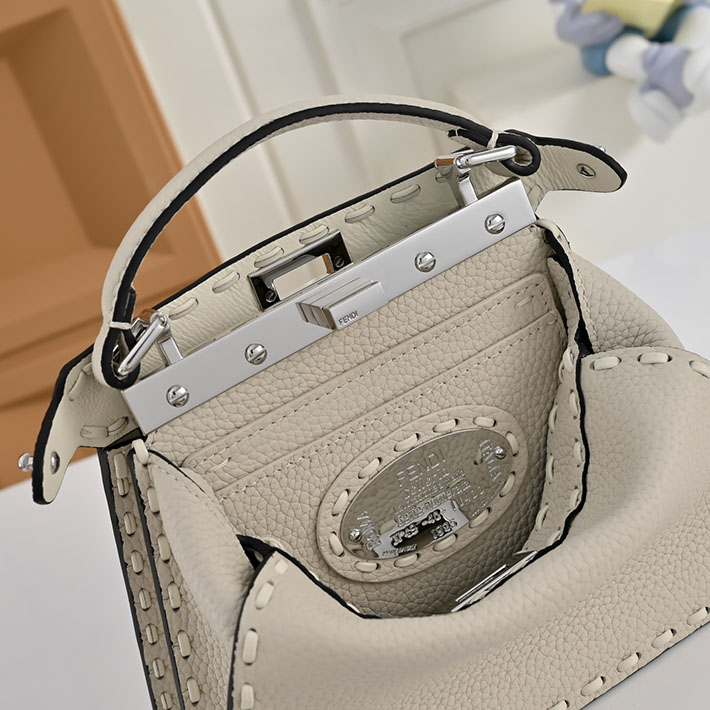 フェンディ 人気バッグ FENDI PEEKABOO ISeeU PETITE ピーカブー アイシーユー プチ ベージュ 2635664 フェンディ アウトレット ピーカブー - 画像 (9)