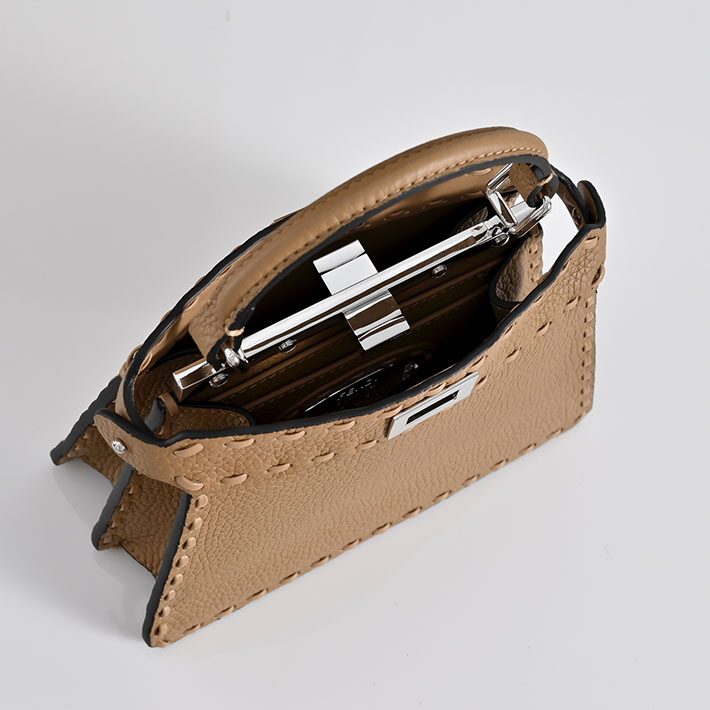 フェンディ 人気バッグ FENDI PEEKABOO ISeeU PETITE ピーカブー アイシーユー プチ ライトブラウン 2635665 フェンディ バッグ 人気 - 画像 (2)