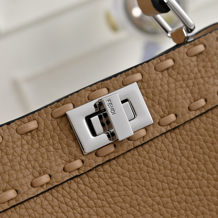 フェンディ 人気バッグ FENDI PEEKABOO ISeeU PETITE ピーカブー アイシーユー プチ ライトブラウン 2635665 フェンディ バッグ 人気 - 画像 (8)