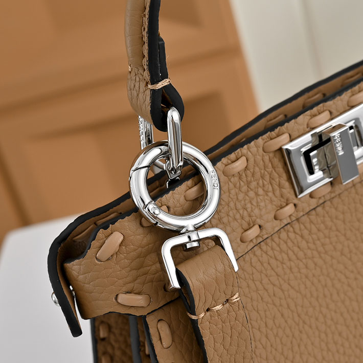 フェンディ 人気バッグ FENDI PEEKABOO ISeeU PETITE ピーカブー アイシーユー プチ ライトブラウン 2635665 フェンディ バッグ 人気 - 画像 (7)