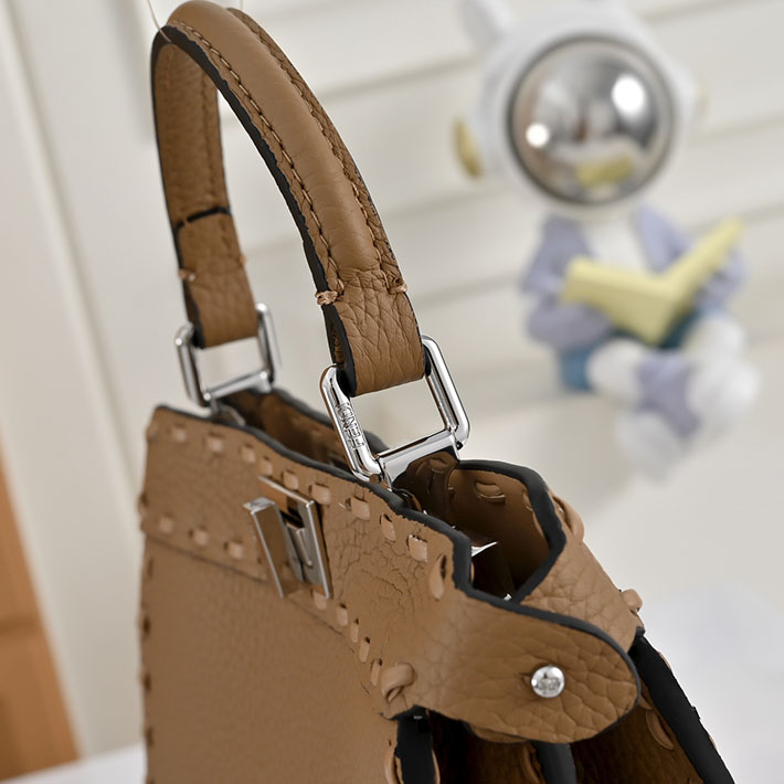 フェンディ 人気バッグ FENDI PEEKABOO ISeeU PETITE ピーカブー アイシーユー プチ ライトブラウン 2635665 フェンディ バッグ 人気 - 画像 (6)