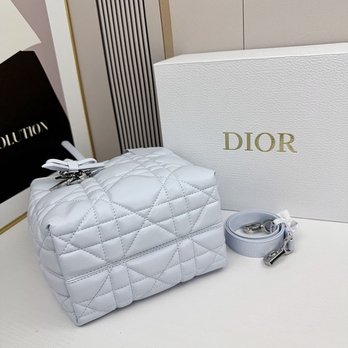 ディオール バッグ 人気 Dior Toujours バーティカル トートバッグ スモール アイスブルー M2835PSNW_M39Z ディオール トートバッグ ミニ - 画像 (4)
