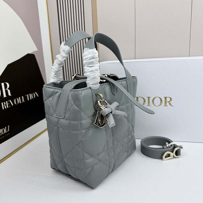 ディオール バッグ 人気 Dior Toujours バーティカル トートバッグ スモール トルマリンブルー M2835OSNW_M36Z ディオール トートバッグ 値段 - 画像 (5)