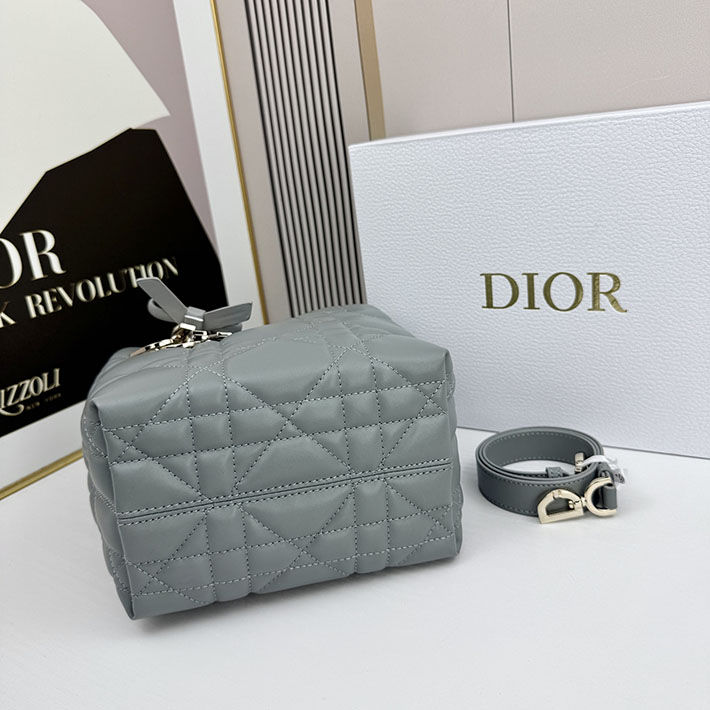 ディオール バッグ 人気 Dior Toujours バーティカル トートバッグ スモール トルマリンブルー M2835OSNW_M36Z ディオール トートバッグ 値段 - 画像 (4)