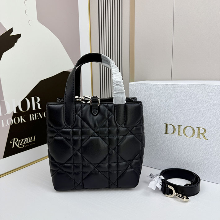 ディオール バッグ 人気 Dior Toujours バーティカル トートバッグ スモール ブラック M2835OSNW_M900 ディオール バッグ 黒 - 画像 (8)