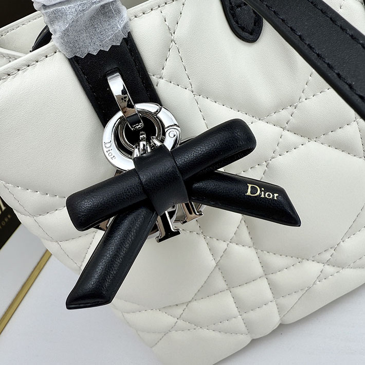 ディオール バッグ 人気 Dior Toujours バーティカル トートバッグ スモール ブラック/ホワイト 2635673 ディオール バッグ アウトレット - 画像 (7)