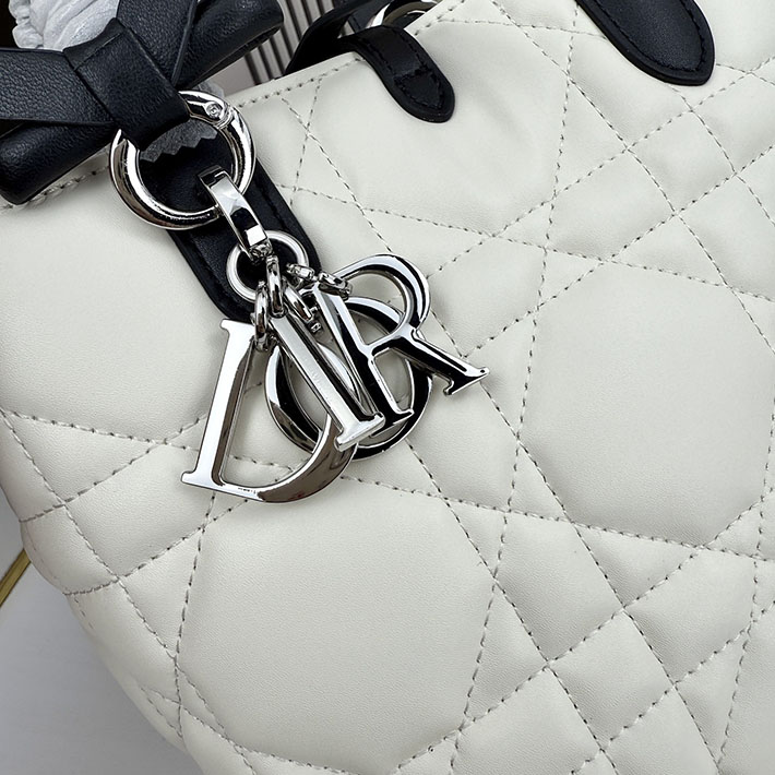 ディオール バッグ 人気 Dior Toujours バーティカル トートバッグ スモール ブラック/ホワイト 2635673 ディオール バッグ アウトレット - 画像 (6)
