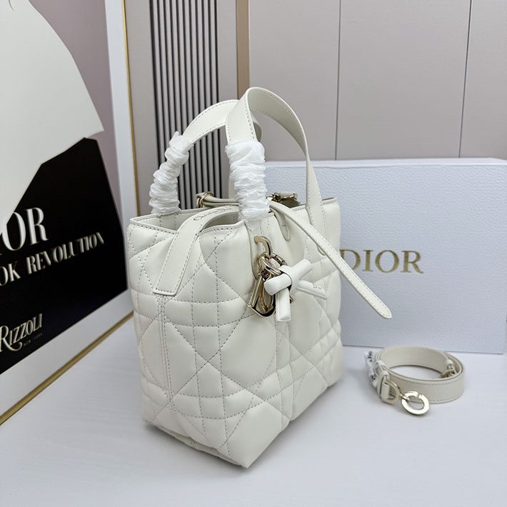 ディオール バッグ 人気 Dior Toujours バーティカル トートバッグ スモール ラテホワイト M2835OSNW_M030 ディオール バッグ ショルダー - 画像 (6)