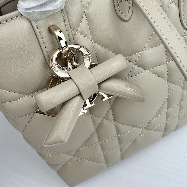 ディオール バッグ 人気 Dior Toujours バーティカル トートバッグ スモール チョークベージュ M2835OSNW_M79U ディオール バッグ コピー - 画像 (7)