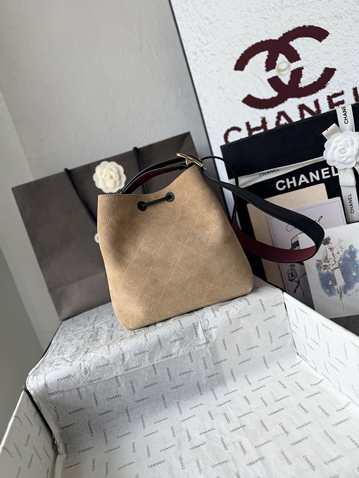 シャネル 新作バッグ 2026 CHANEL バケット バッグ 2026年秋冬 新作 ダークベージュ ブラック AS6584-B25946-UD575 シャネル バケット バッグ - 画像 (9)