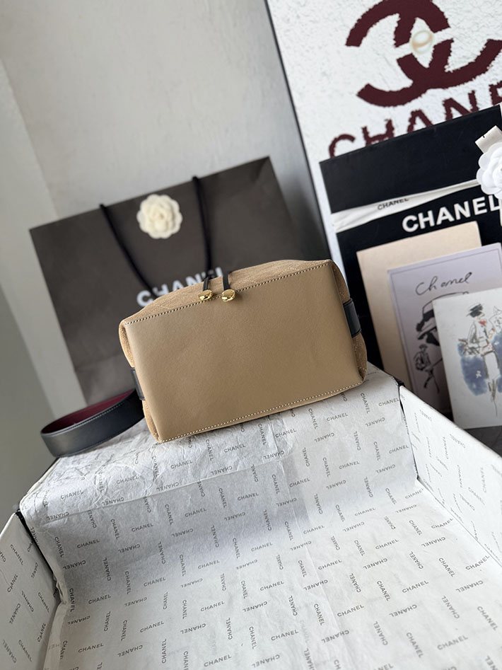 シャネル 新作バッグ 2026 CHANEL バケット バッグ 2026年秋冬 新作 ダークベージュ ブラック AS6584-B25946-UD575 シャネル バケット バッグ - 画像 (8)
