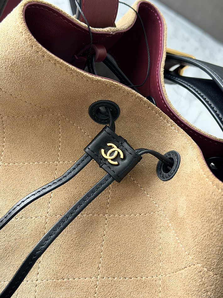 シャネル 新作バッグ 2026 CHANEL バケット バッグ 2026年秋冬 新作 ダークベージュ ブラック AS6584-B25946-UD575 シャネル バケット バッグ - 画像 (6)